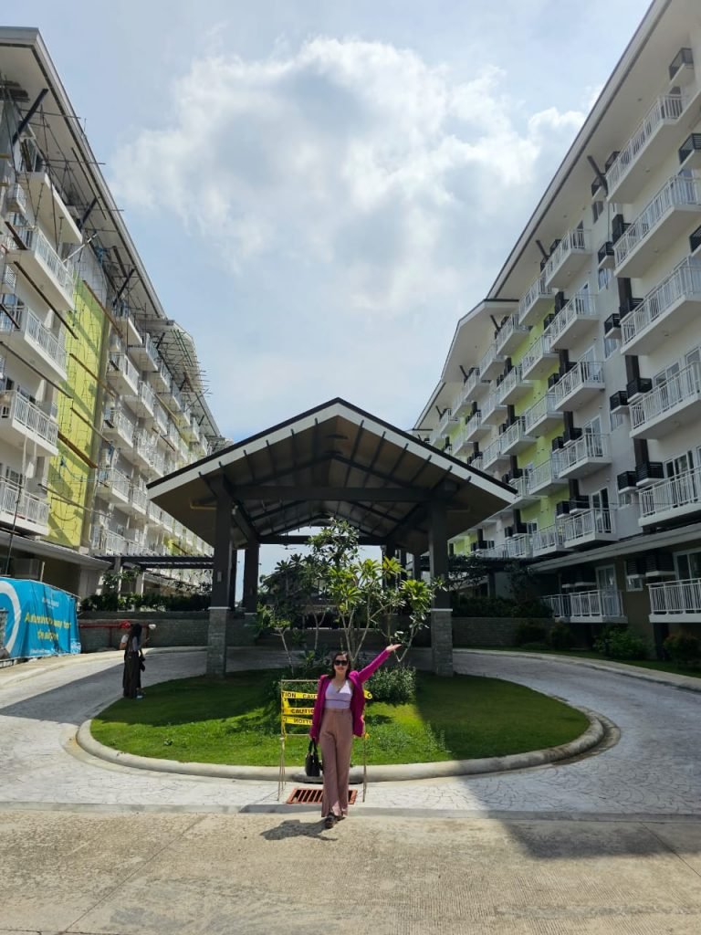 Amani Grand Resort Residences Entrance